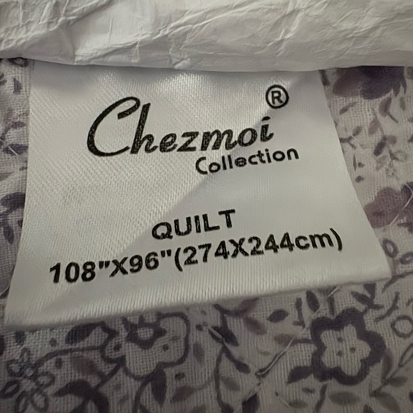 Lavender and Gray Floral Quilt - Picture 4 of 5